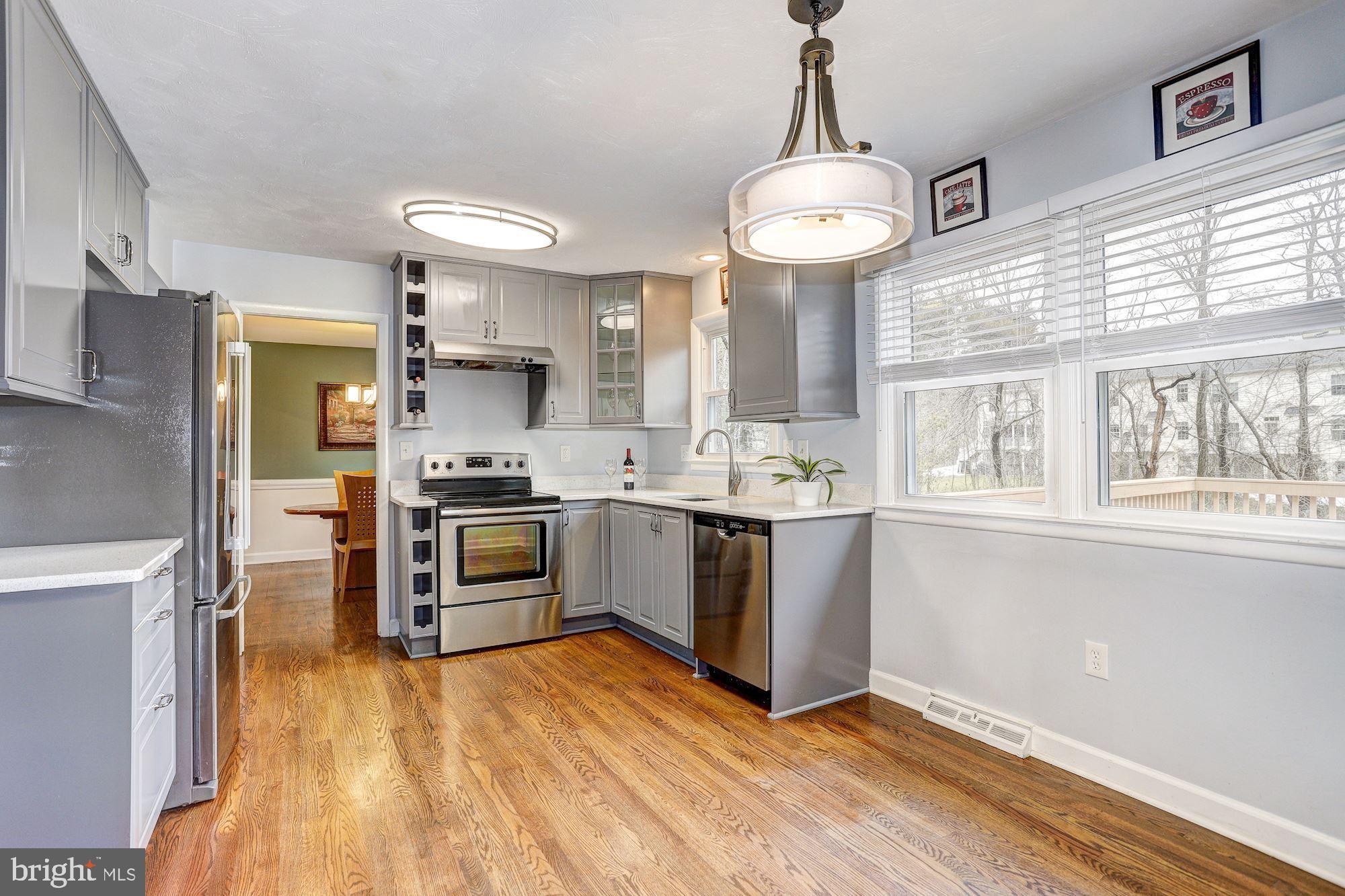 2527 North Farm Road Ellicott City, MD 21042 - Photo 8 of 40 Beautiful Kitchen