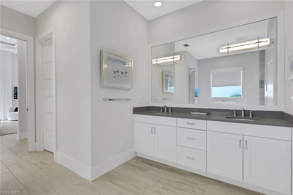 6136 Rodney Bay Lane Naples, FL 34113 - Photo 15 of 37