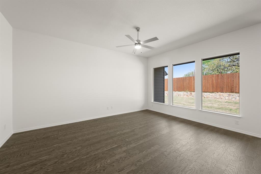 1128 Avery Road Granbury, TX 76049 - Photo 14 of 30 1128 Avery- Living Room-1