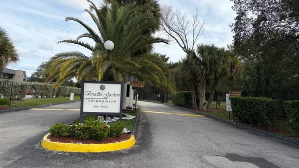 $1,700 | 7925 Fairview Drive, Unit 110, Tamarac, FL 33321