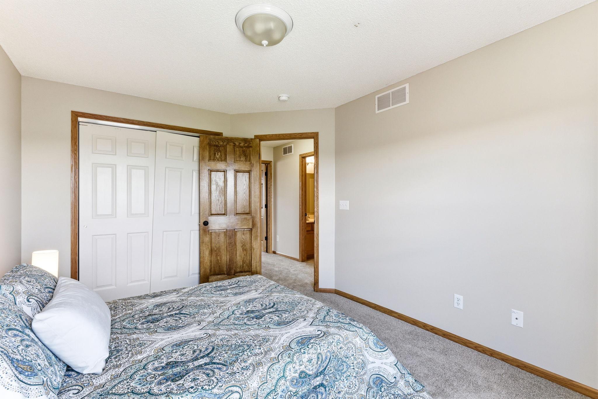 1718 Riverside Drive Shakopee, MN 55379 - Photo 23 of 36