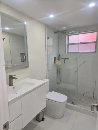 $2,600 | 1750 West 46th Street, Unit 311, Hialeah, FL 33012
