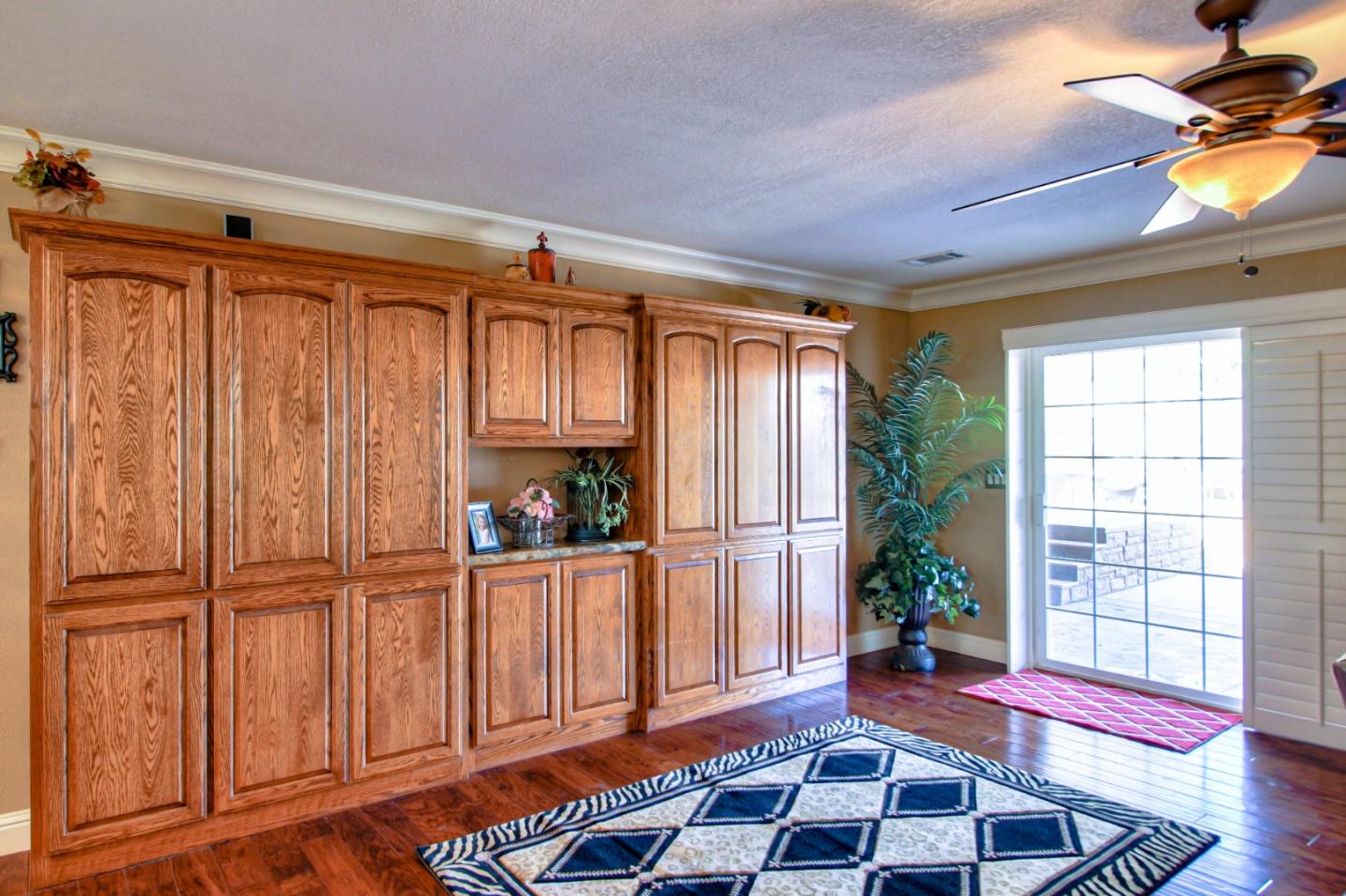 1381 Santa Ana Road Hollister, CA 95023 - Photo 11 of 48 Gallery Image 11