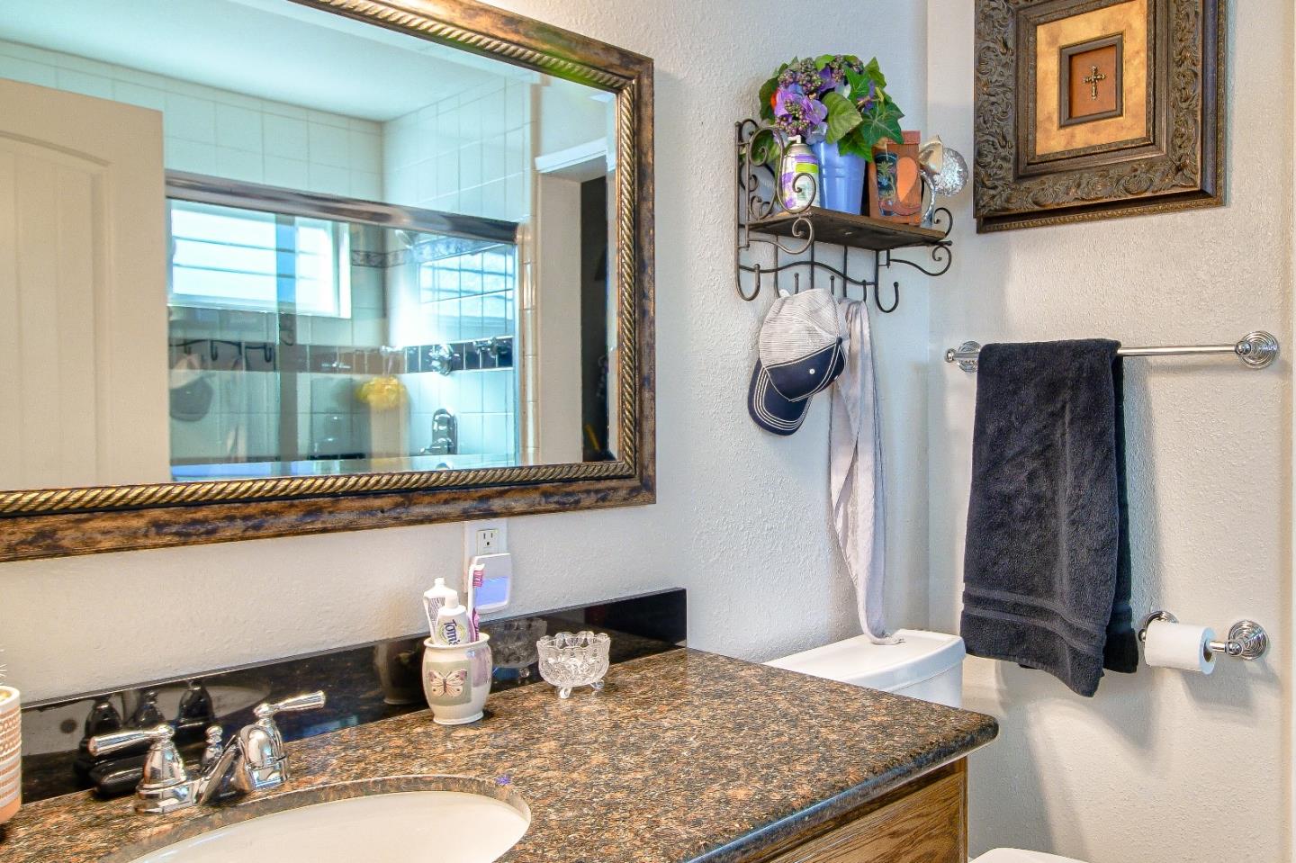 1381 Santa Ana Road Hollister, CA 95023 - Photo 16 of 48 Gallery Image 16