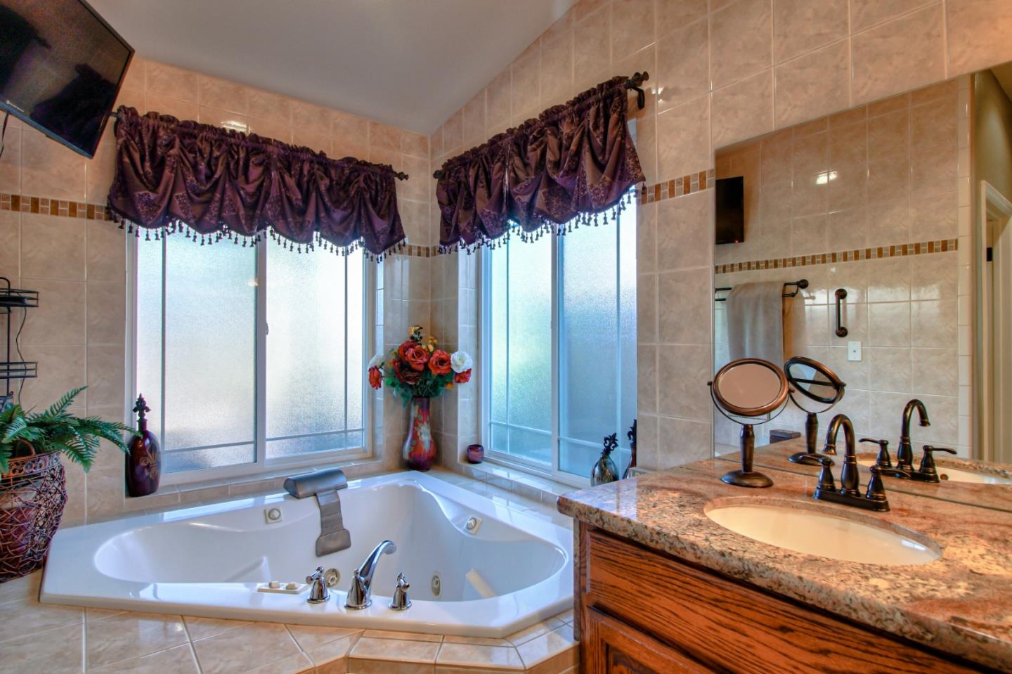 1381 Santa Ana Road Hollister, CA 95023 - Photo 23 of 48 Gallery Image 23