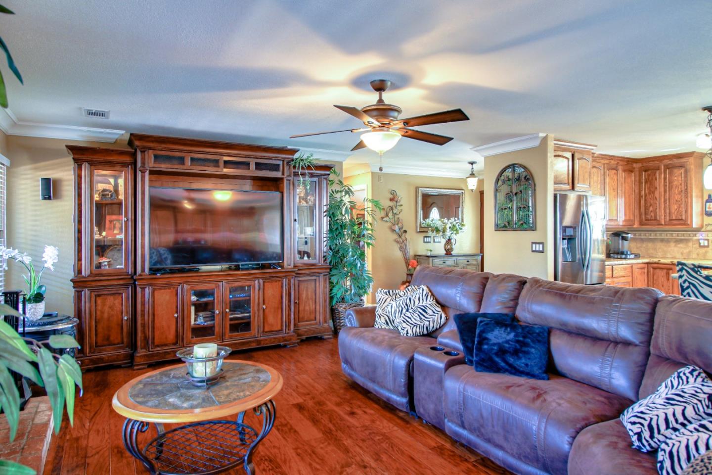 1381 Santa Ana Road Hollister, CA 95023 - Photo 6 of 48 Gallery Image 6