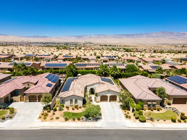 $1,150,000 | 74114 Cosmopolitan Lane, Palm Desert, CA 92211