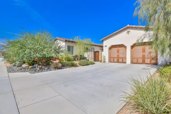 $1,150,000 | 74114 Cosmopolitan Lane, Palm Desert, CA 92211