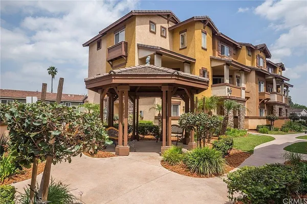 $675,000 | 511 North Lark Ellen Avenue, Unit G, Covina, CA 91722