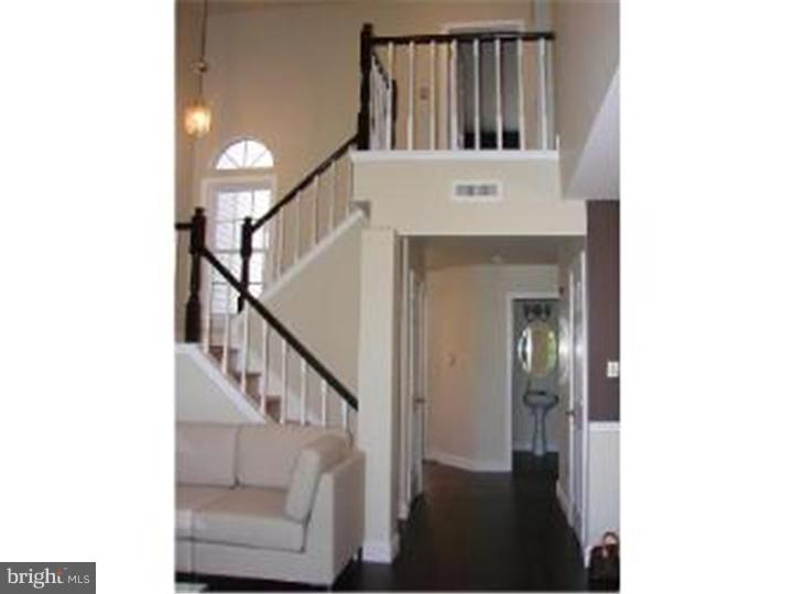 125 North Park Road Newtown, PA 18940 - Photo 8 of 24 Foyer