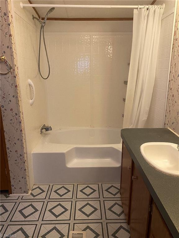 150 Hancock Road Reidsville, NC 27320 - Photo 21 of 36 Primary Bathroom