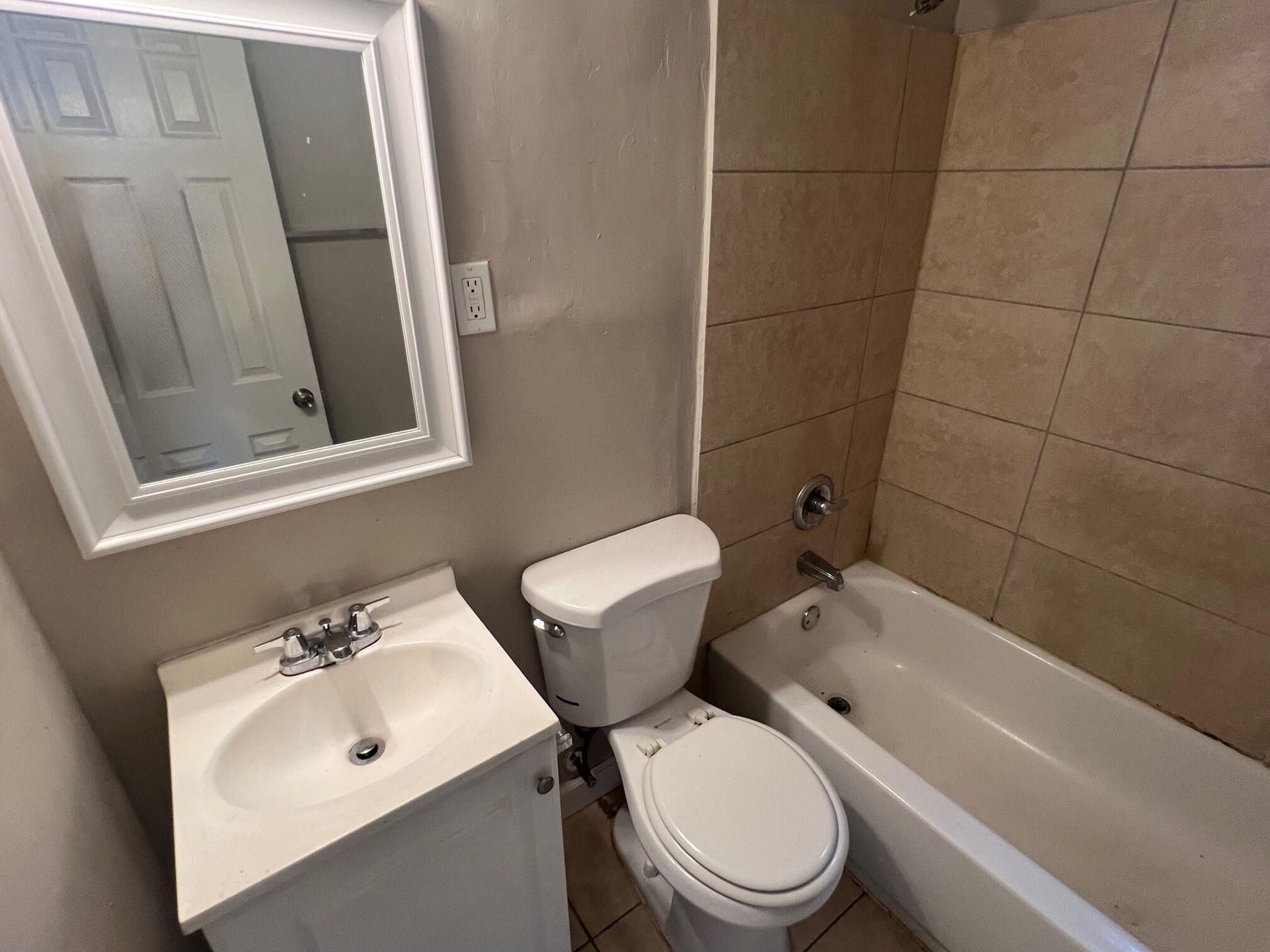 817 Southwest 3rd Court Delray Beach, FL 33444 - Photo 11 of 28 IMG_3105