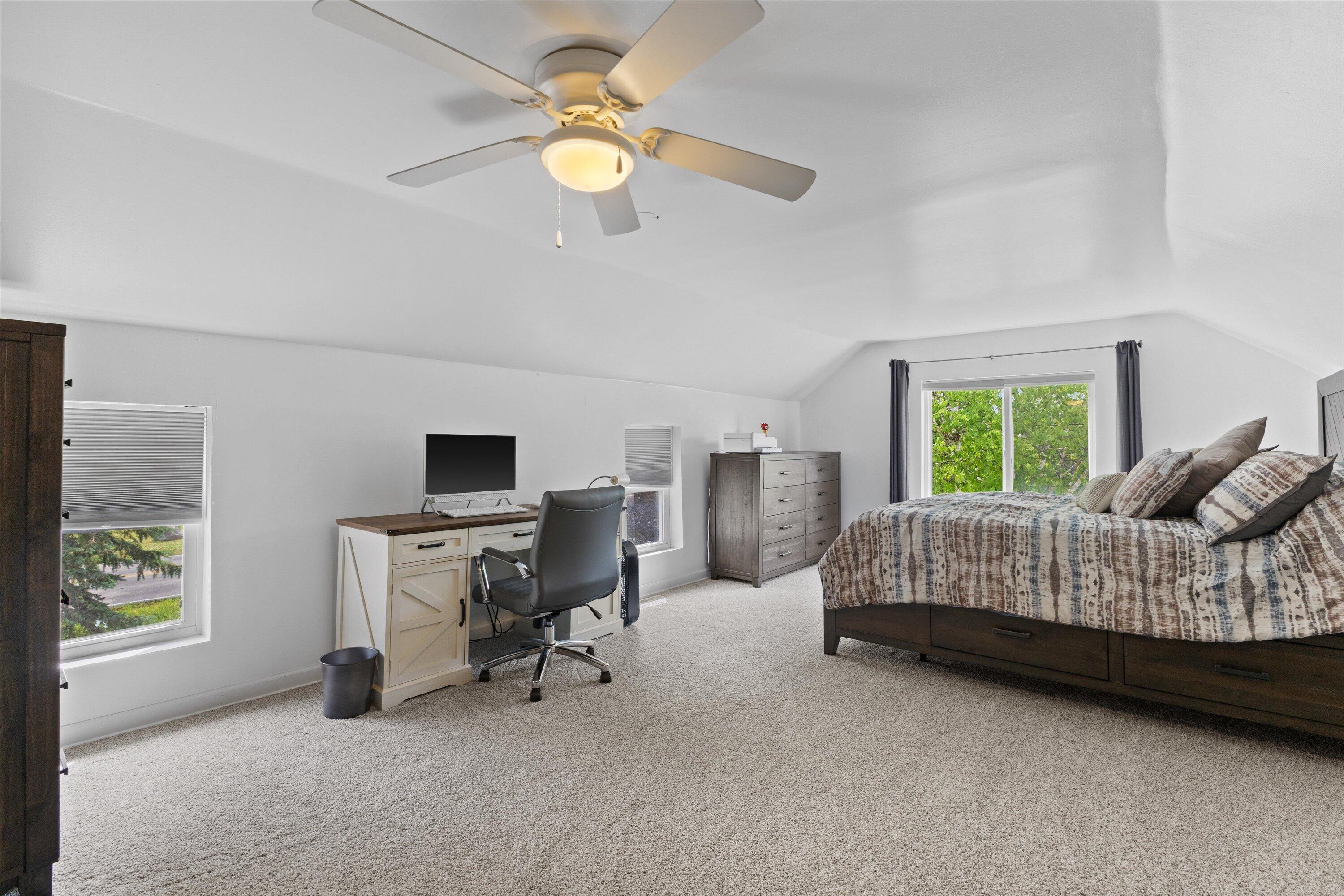 W244N4501 Swan Road Pewaukee, WI 53072 - Photo 22 of 43 Primary Bedroom