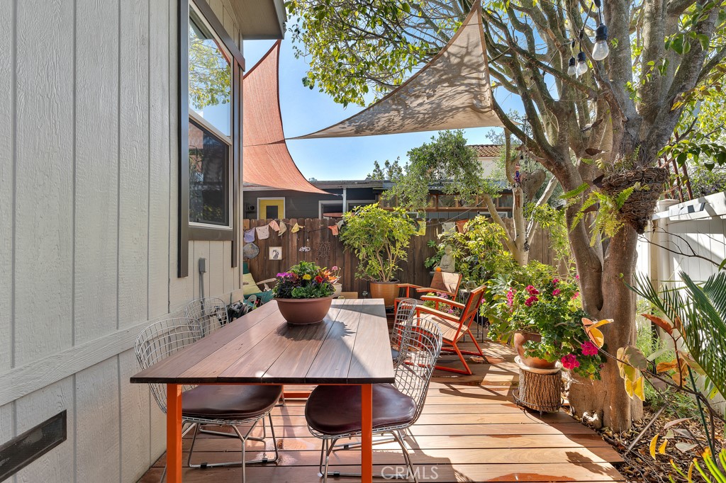 171 Comanche Topanga, CA 90290 - Photo 27 of 54 a view of a house with backyard and sitting area