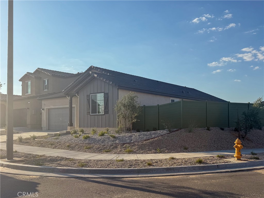 17454 Marion Mountain Hesperia, CA 92345 - Photo 11 of 11 a view of a house with a street