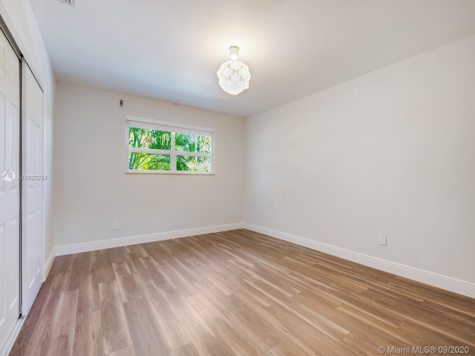 8005 Southwest 106th Street Miami, FL 33156 - Photo 13 of 20