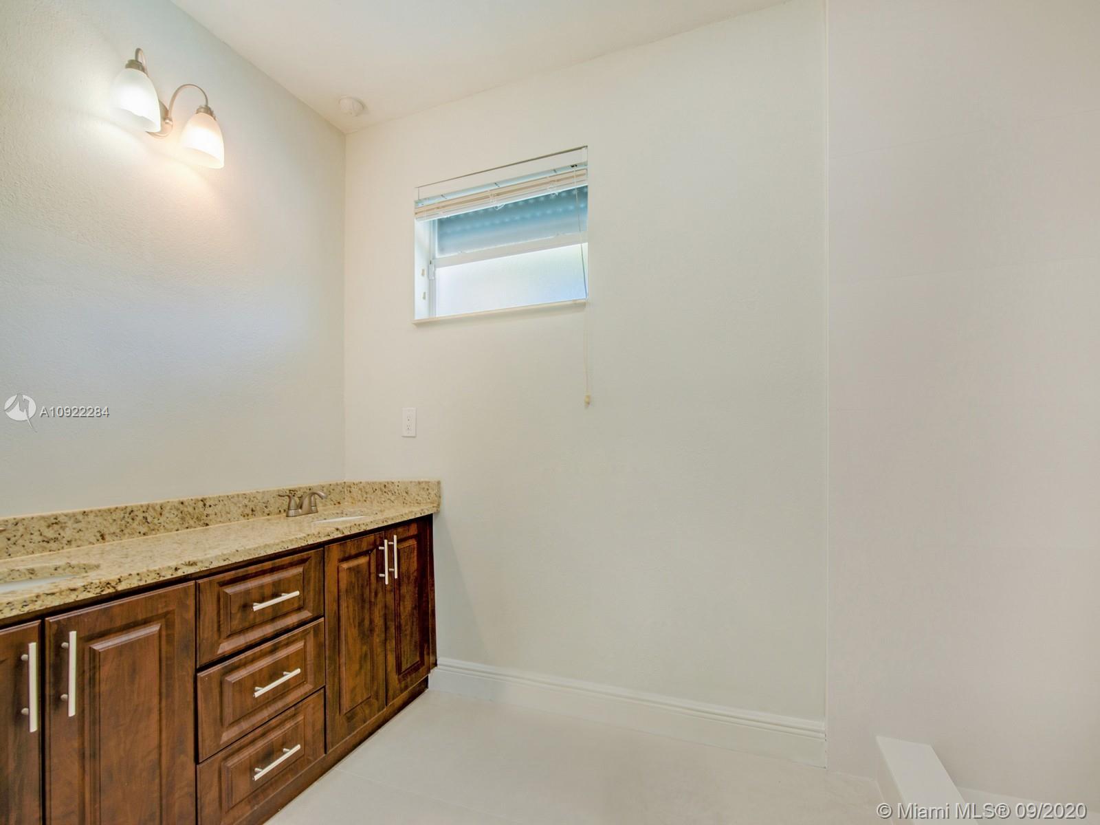 8005 Southwest 106th Street Miami, FL 33156 - Photo 15 of 20