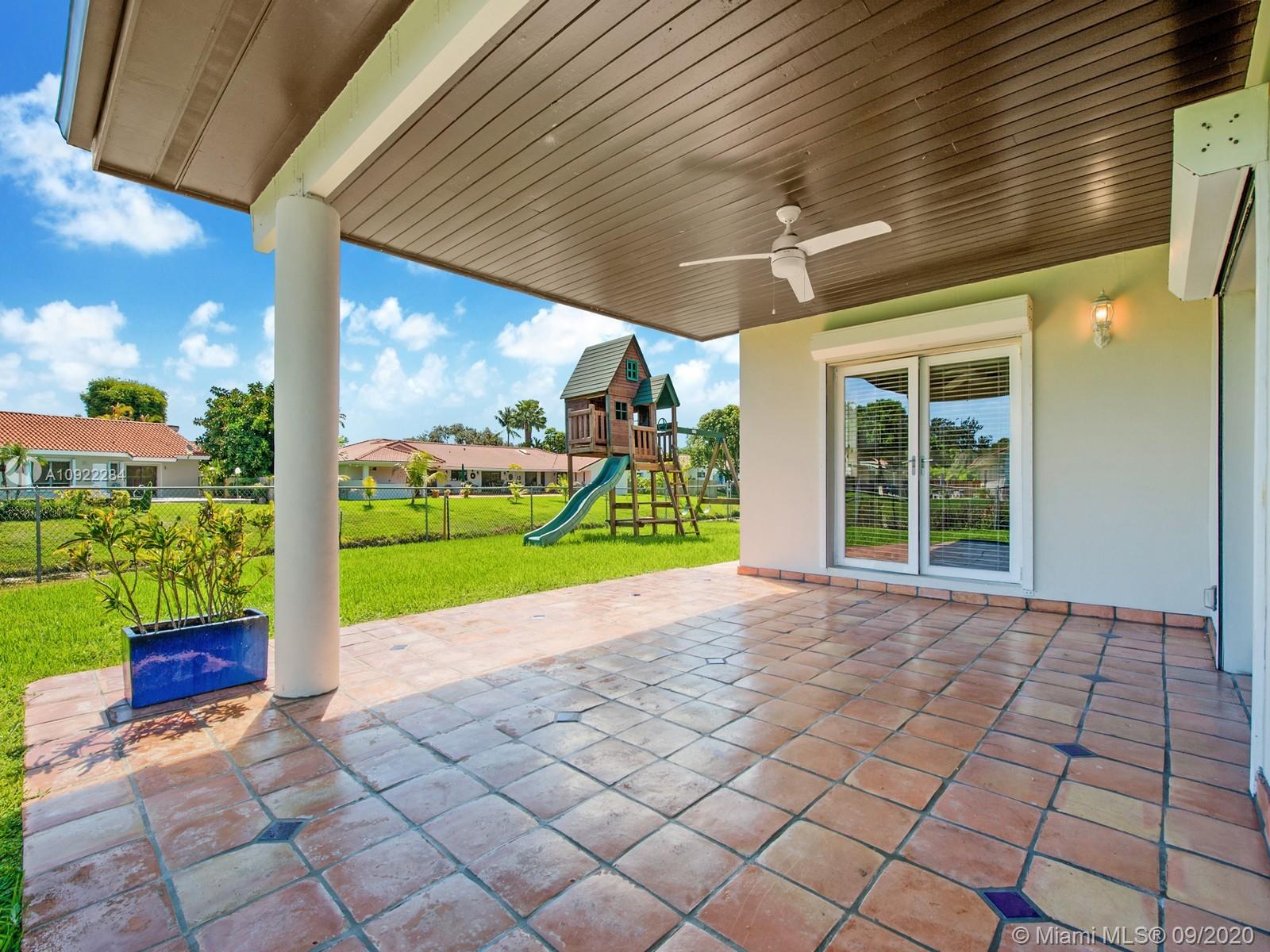 8005 Southwest 106th Street Miami, FL 33156 - Photo 16 of 20