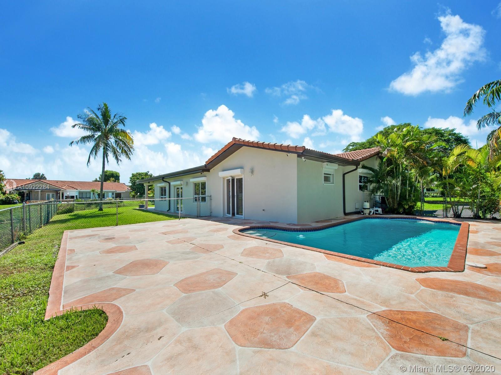 8005 Southwest 106th Street Miami, FL 33156 - Photo 17 of 20