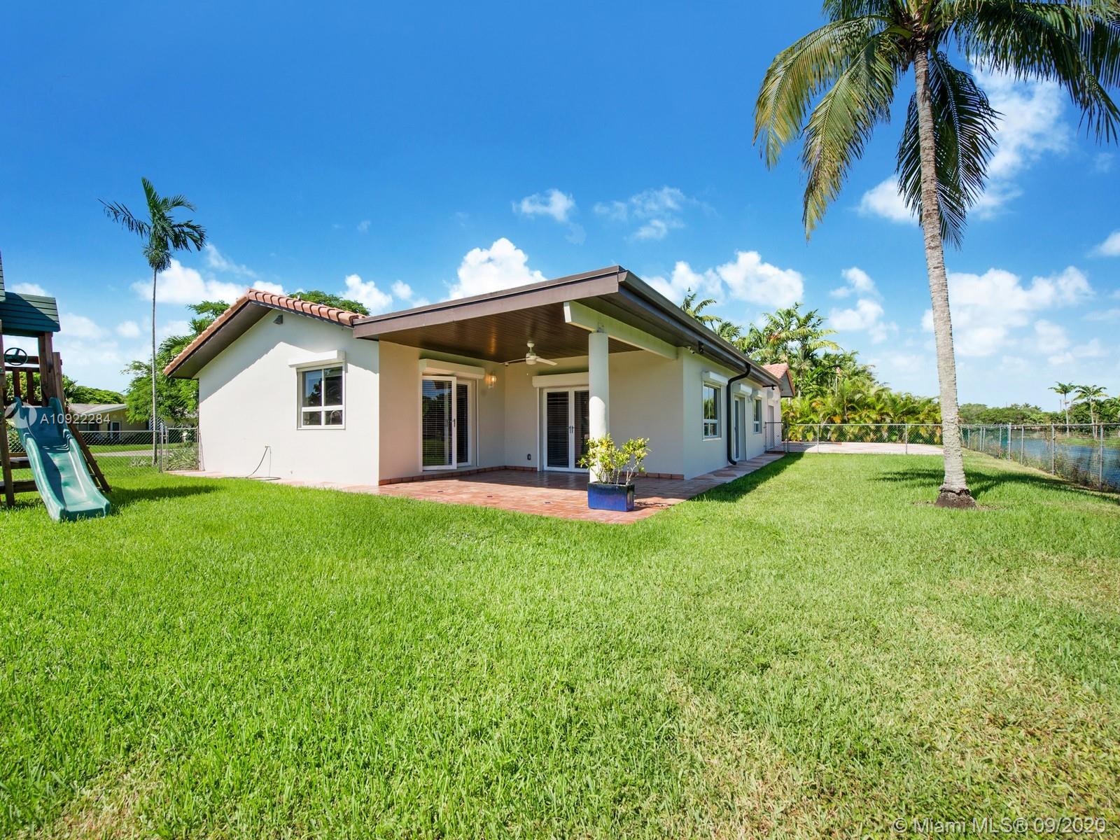 8005 Southwest 106th Street Miami, FL 33156 - Photo 18 of 20