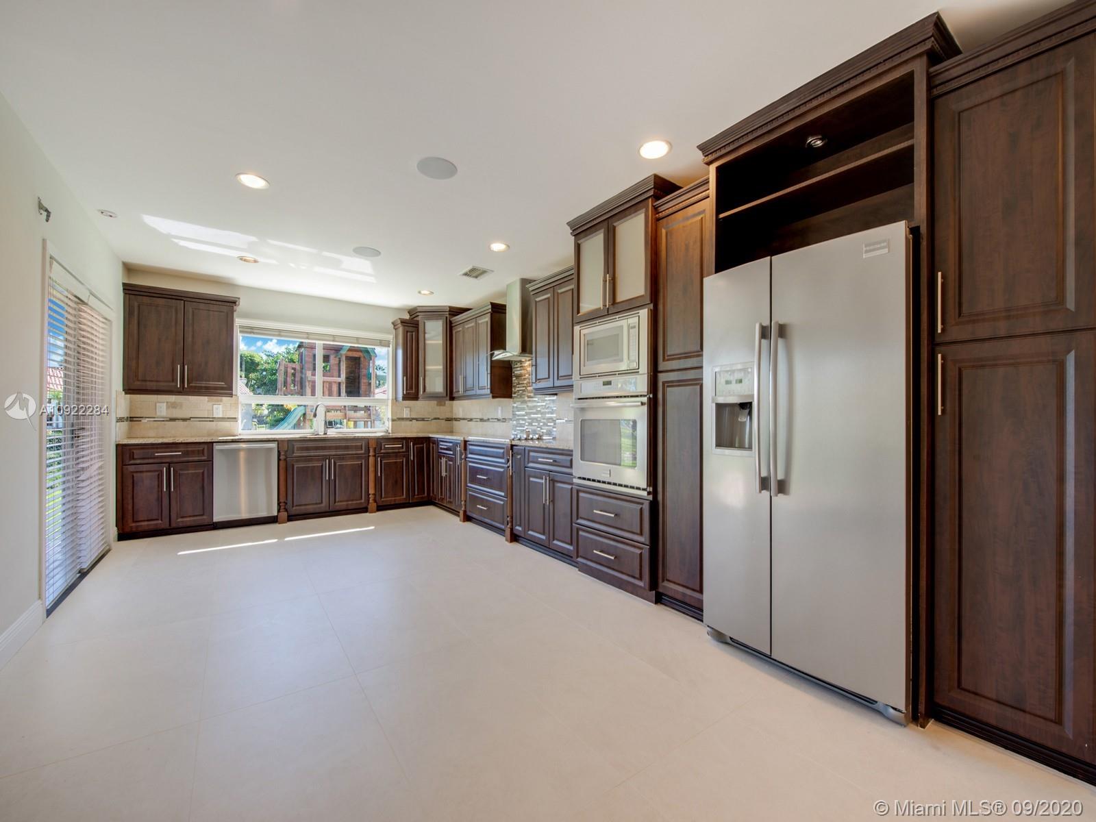 8005 Southwest 106th Street Miami, FL 33156 - Photo 7 of 20