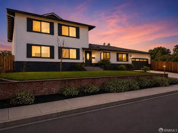 $2,950,000 | 2 Beaumont Court, Lafayette, CA 94549