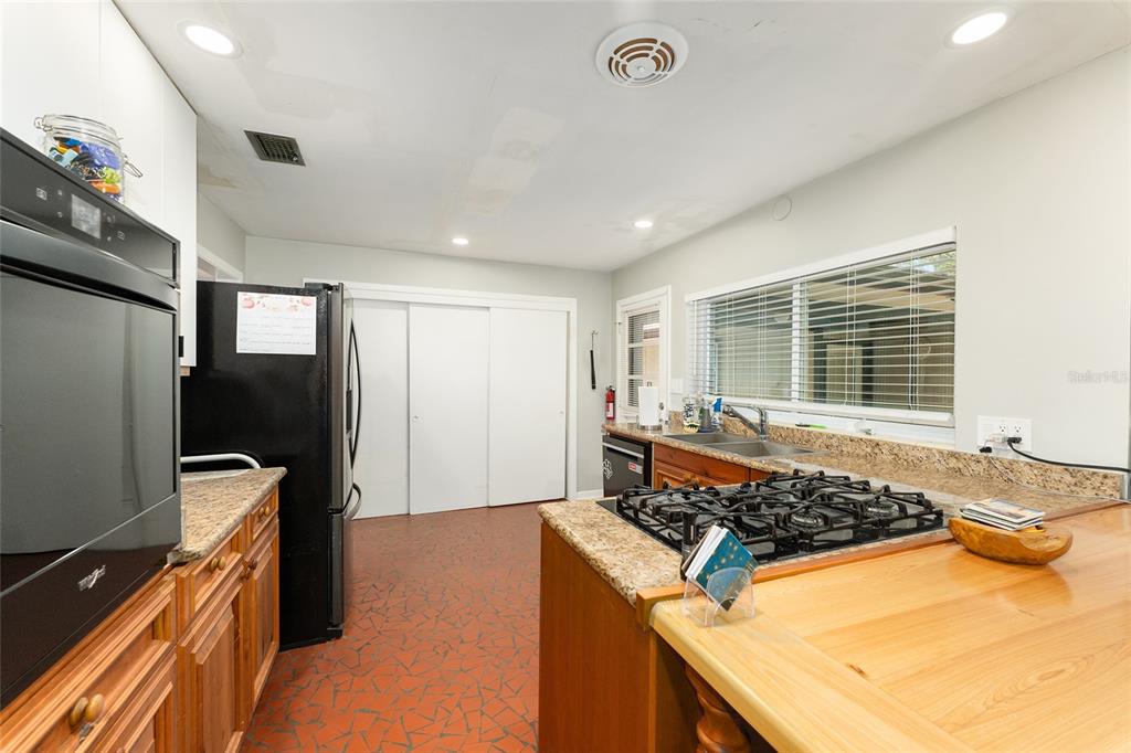 3826 Southwest 2nd Avenue Gainesville, FL 32607 - Photo 11 of 44