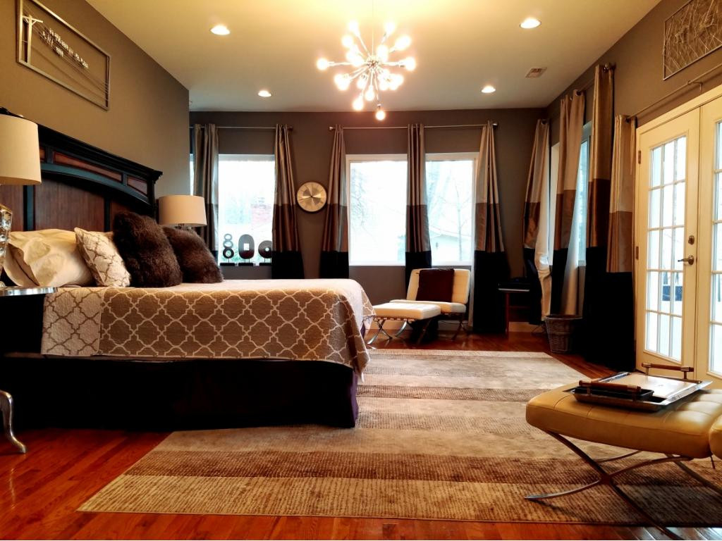 208 Hillside Road Johnson City, TN 37601 - Photo 3 of 25 New Master Bedroom is gogeous