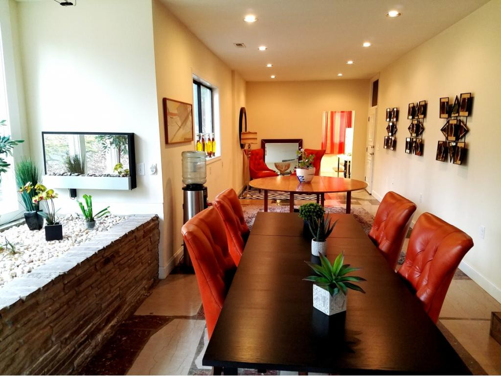 208 Hillside Road Johnson City, TN 37601 - Photo 6 of 25 Dining Room Sunroom