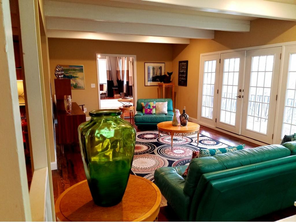 208 Hillside Road Johnson City, TN 37601 - Photo 8 of 25 Great Main Level living space