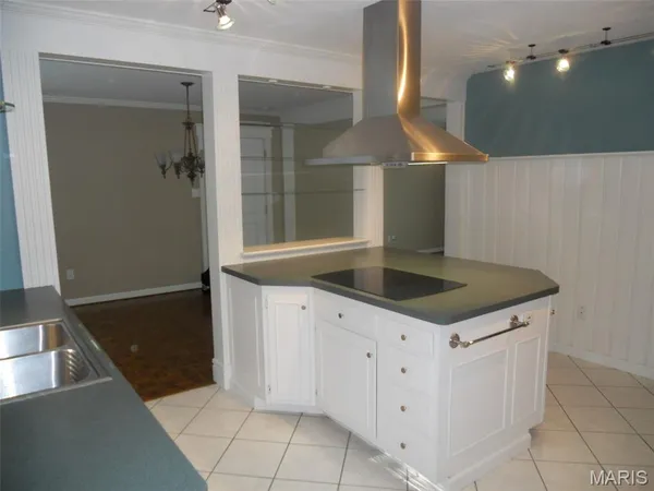 $2,275 | 329 Nantucket Drive, Ballwin, MO 63011