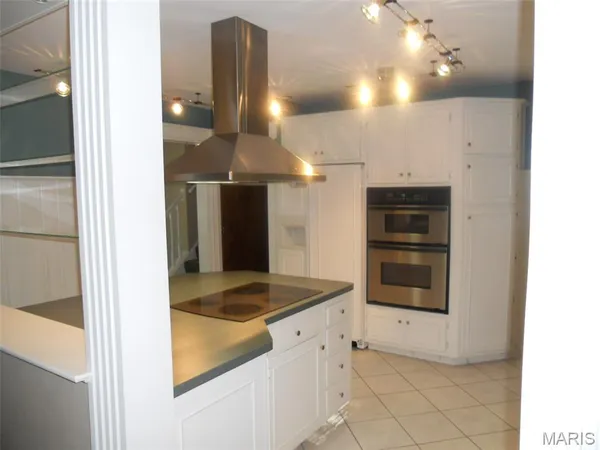 $2,275 | 329 Nantucket Drive, Ballwin, MO 63011