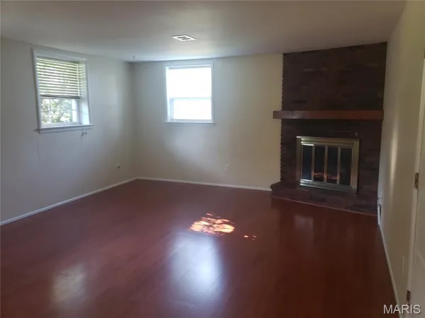 $2,275 | 329 Nantucket Drive, Ballwin, MO 63011