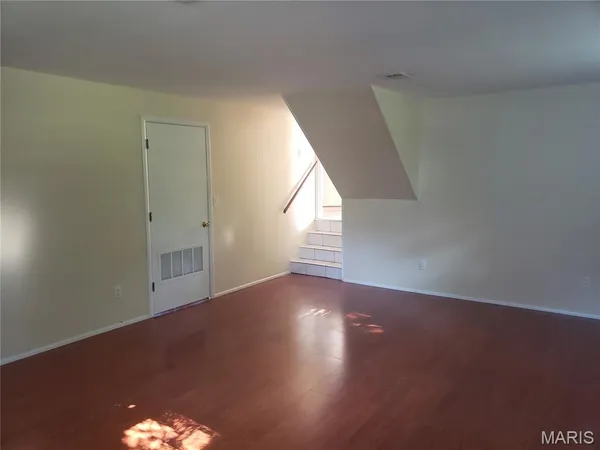 $2,275 | 329 Nantucket Drive, Ballwin, MO 63011