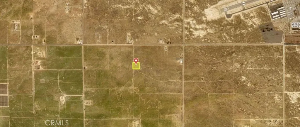 1 65th Street Lancaster, CA 93534 - Photo 4 of 6 a bathroom with a shower