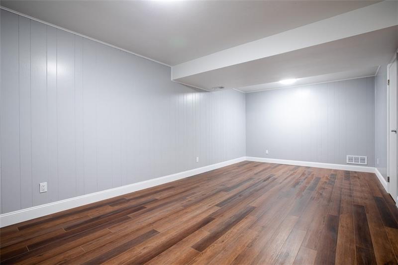 98 Fairfax Road Pittsburgh, PA 15221 - Photo 15 of 22 Gallery Image 15