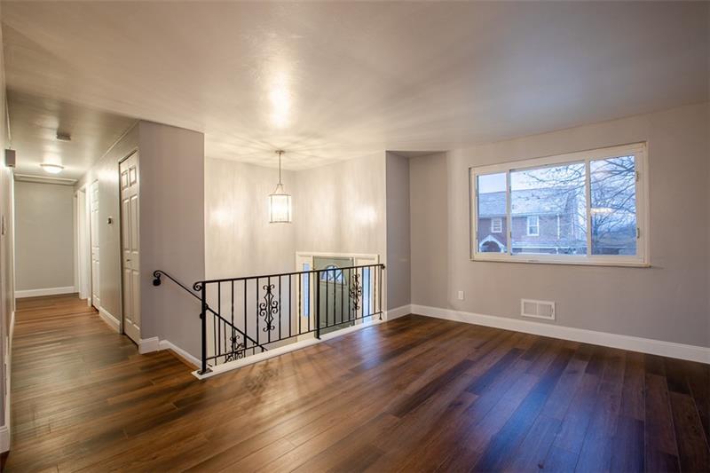 98 Fairfax Road Pittsburgh, PA 15221 - Photo 4 of 22 Gallery Image 4