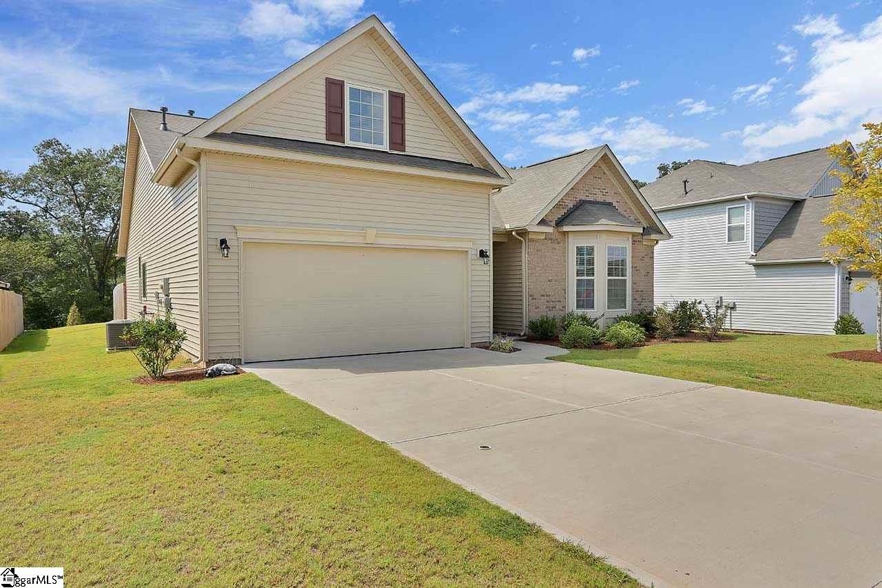 104 Amherst Way Easley, SC 29642 - Photo 3 of 20 Gallery Image 3
