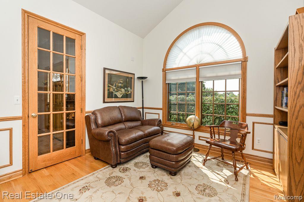 617 Foxwood Trail Rochester, MI 48306 - Photo 8 of 76