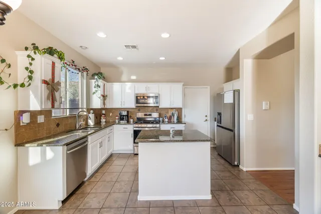 $675,000 | 39517 North Noble Hawk Court, Phoenix, AZ 85086