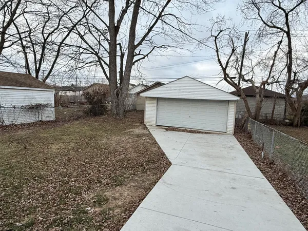 $152,500 | 22765 Rosalind Avenue, Eastpointe, MI 48021