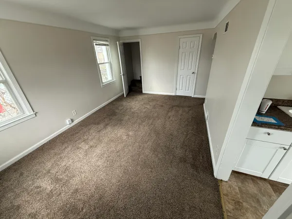 $152,500 | 22765 Rosalind Avenue, Eastpointe, MI 48021