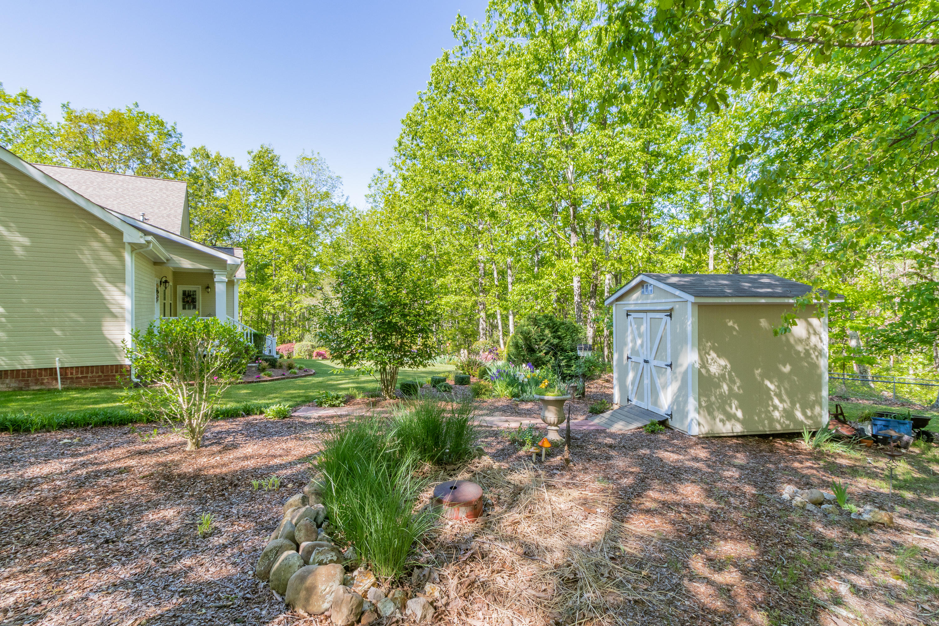 454 Ken Visage Road LaFayette, GA 30728 - Photo 35 of 42 Side Yard