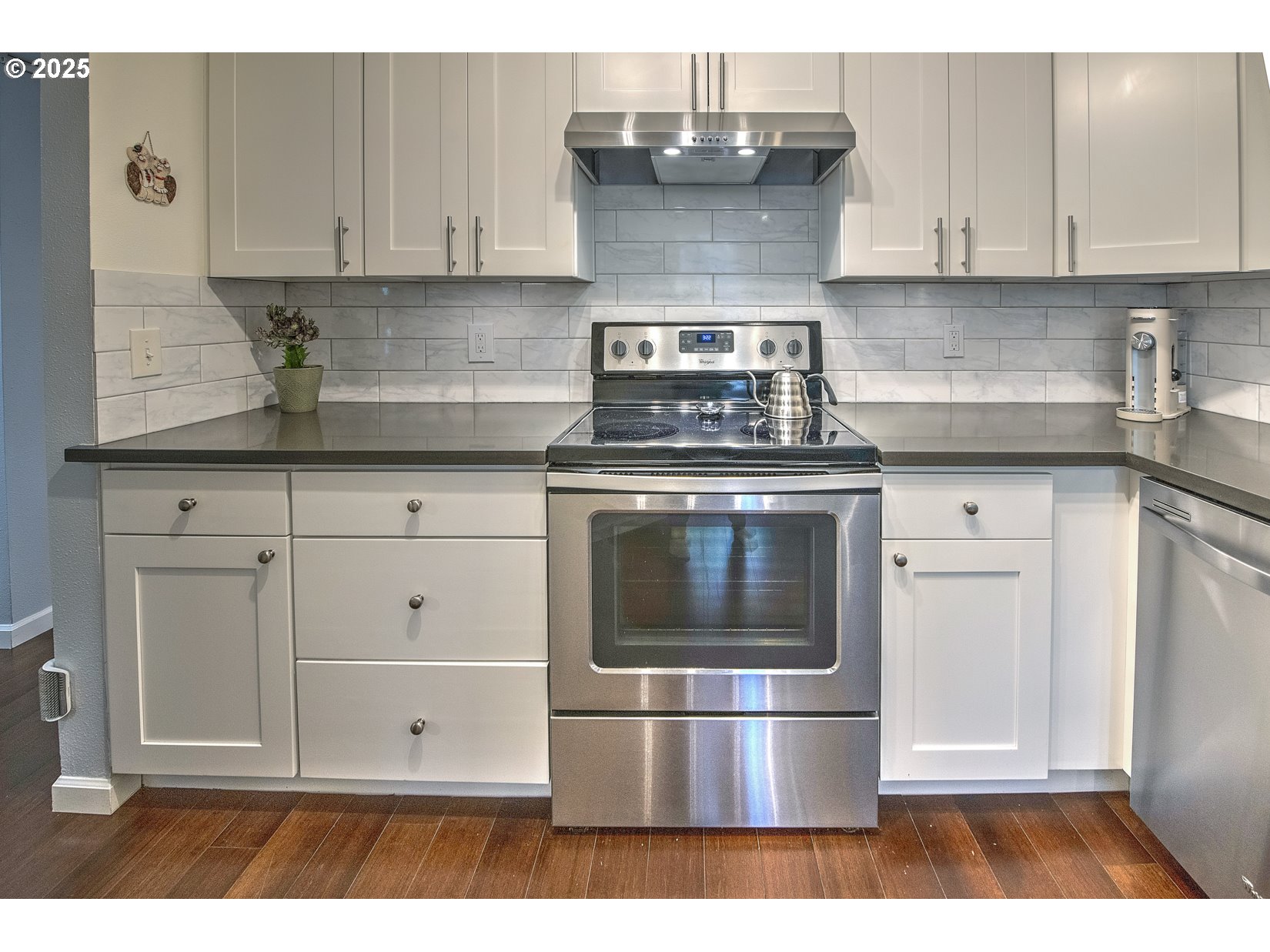 5109 Southwest Oleson Road Portland, OR 97225 - Photo 16 of 39 Gallery Image 16