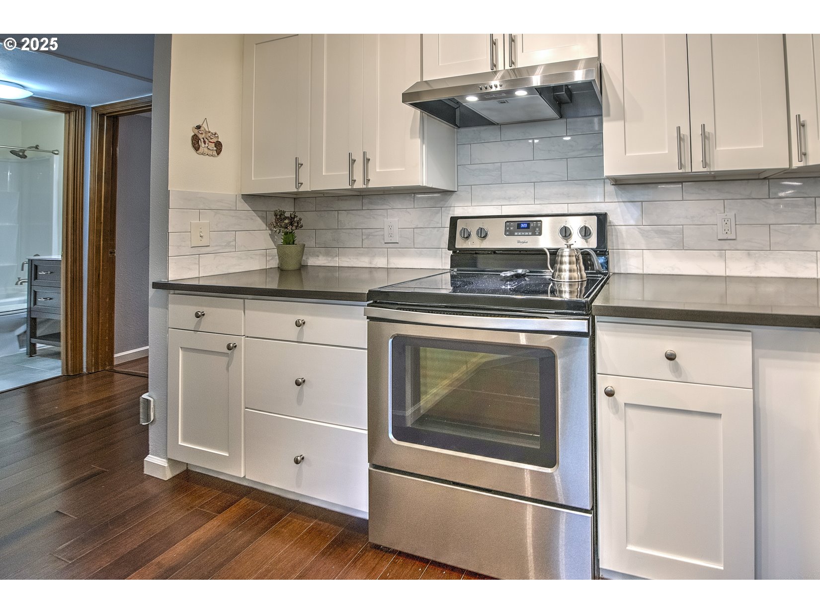 5109 Southwest Oleson Road Portland, OR 97225 - Photo 17 of 39 Gallery Image 17