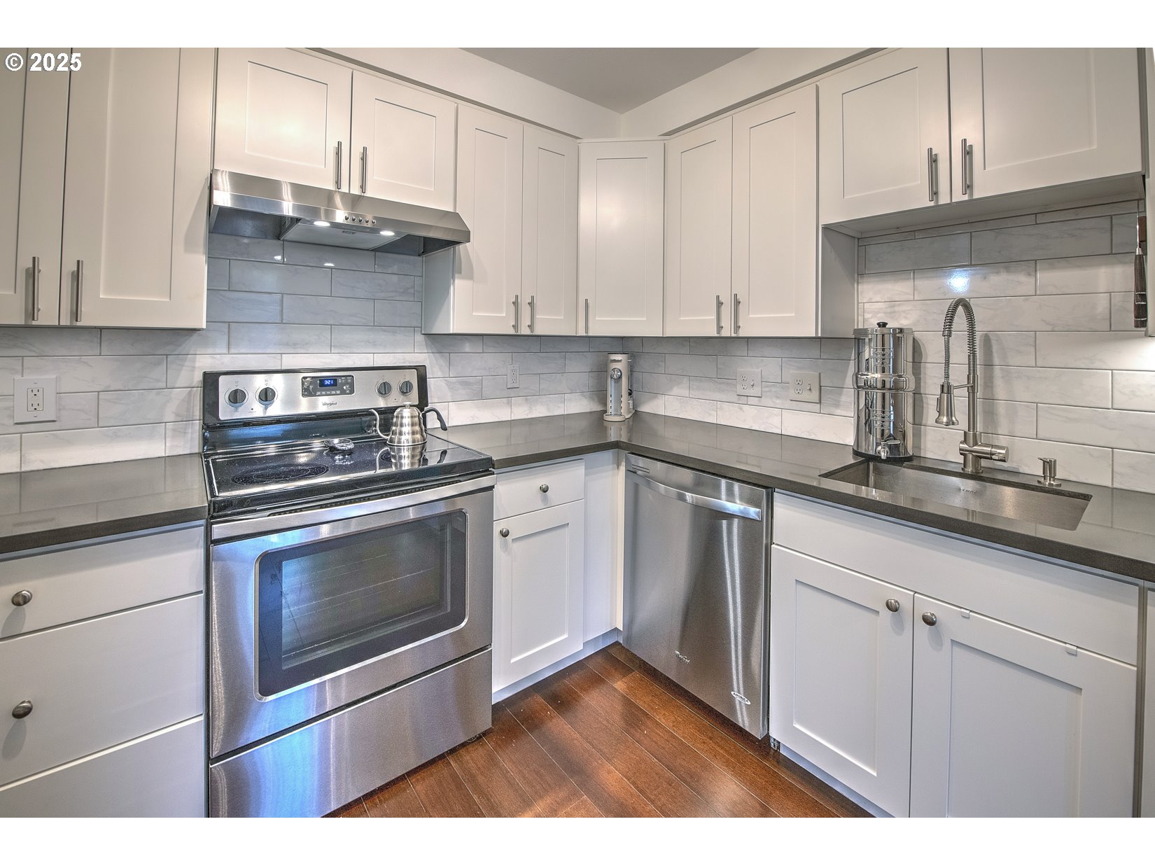 5109 Southwest Oleson Road Portland, OR 97225 - Photo 18 of 39 Gallery Image 18