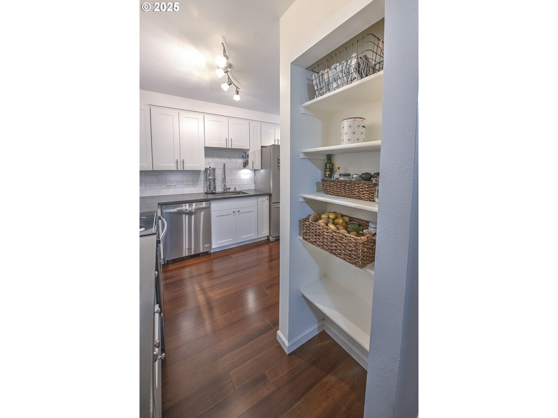 5109 Southwest Oleson Road Portland, OR 97225 - Photo 21 of 39 Gallery Image 21