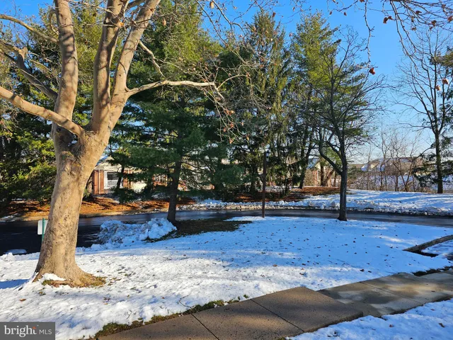 $305,000 | 401 Foxcroft Circle, Unit CONDO 401, Royersford, PA 19468