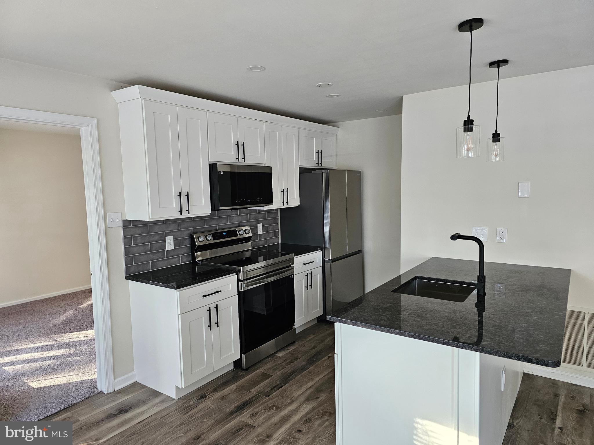 401 Foxcroft Circle, Unit CONDO 401 Royersford, PA 19468 - Photo 6 of 22