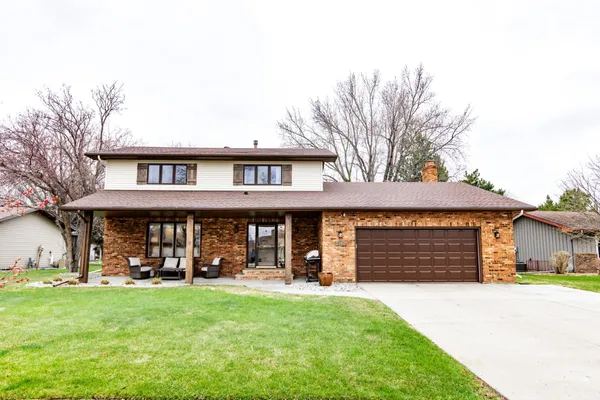 $625,000 | 3701 Fairway Road North, Fargo, ND 58102